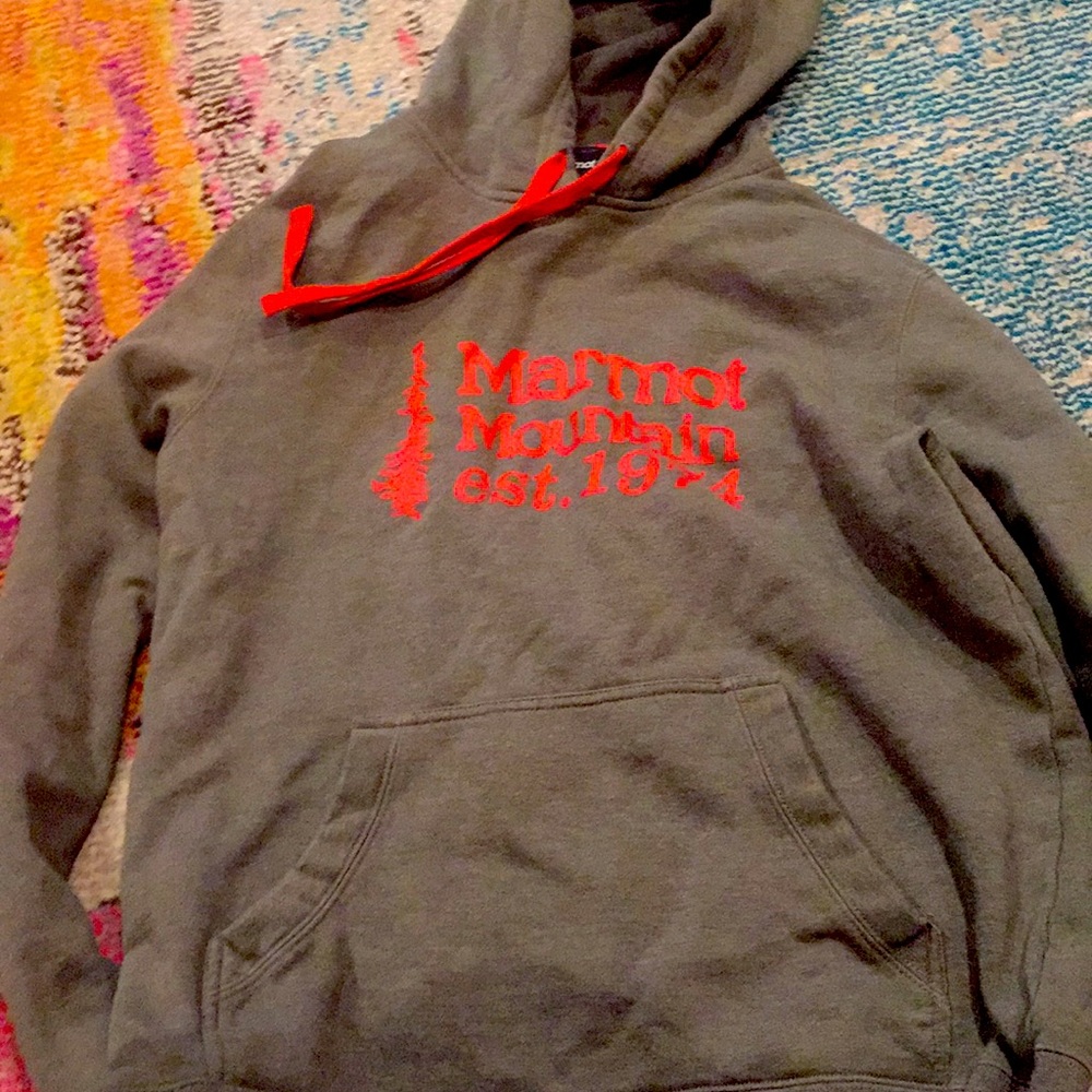 Marmot hoodie 🧥
